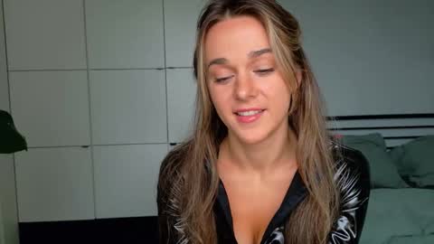 mmminnie online show from 09.18.25