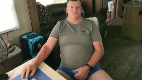 Snapshot of mmmthatsfunnn chatting on 10.07.25 mmmthatsfunnn online show from 10.07.25