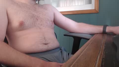 Snapshot of mmnthehooper chatting on 10.29.25 mmnthehooper online show from 10.29.25