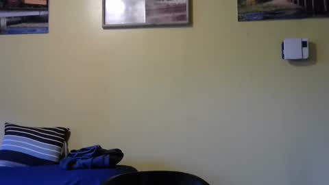Snapshot of mmr45 chatting on 01.22.25 mmr45 online show from 01.22.25