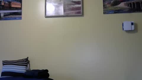 Snapshot of mmr45 chatting on 02.19.25 mmr45 online show from 02.19.25