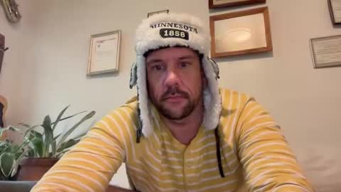 Snapshot of mnbttmguylking chatting on 10.16.25 TightHoleMPLS online show from 10.16.25