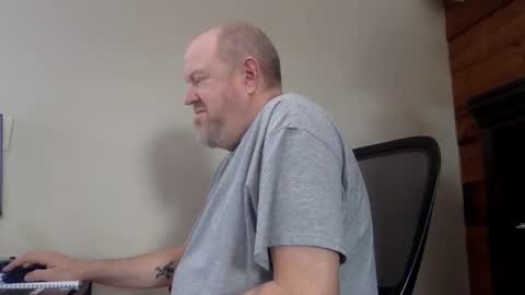 Snapshot of mness2024 chatting on 01.22.25 MassachusettsMness online show from 01.22.25