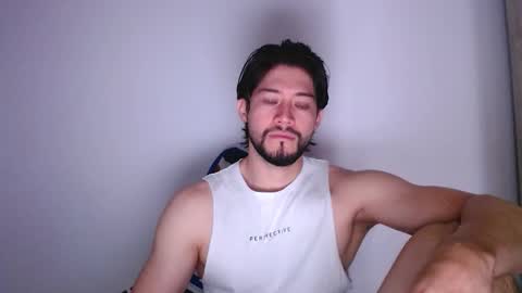 MNT O VILA online show from 12.17.25