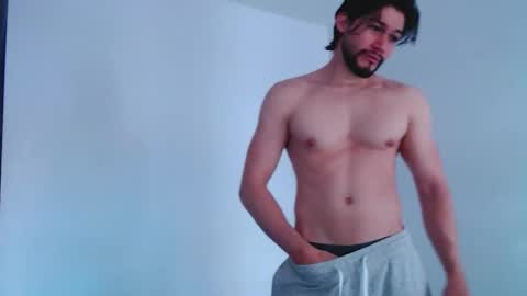 MNT O VILA online show from 12.21.25