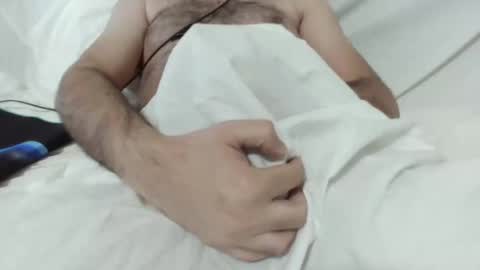 Snapshot of mo0085 chatting on 10.22.25 Laith online show from 10.22.25