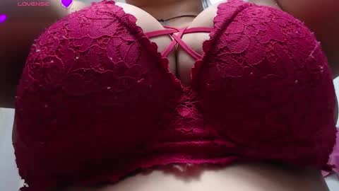 Snapshot of moan_sex1 chatting on 12.23.25 Catalina online show from 12.23.25