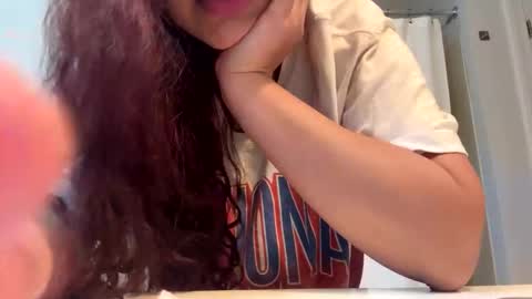 Snapshot of moanahil chatting on 12.15.25 moanahil online show from 12.15.25