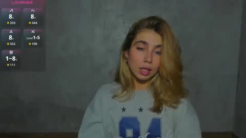 Snapshot of moanamo chatting on 01.18.26 Princess Moana online show from 01.18.26