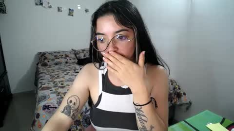 Snapshot of mocca_117 chatting on 11.19.25 Sam online show from 11.19.25