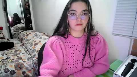 Snapshot of mocca_117 chatting on 12.04.25 Sam online show from 12.04.25