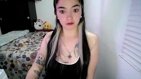 Snapshot of mocca_117 chatting on 12.05.25 Sam online show from 12.05.25