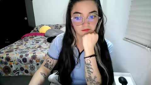 Snapshot of mocca_117 chatting on 12.15.25 Sam online show from 12.15.25