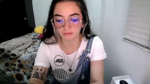 Snapshot of mocca_117 chatting on 12.16.25 Sam online show from 12.16.25