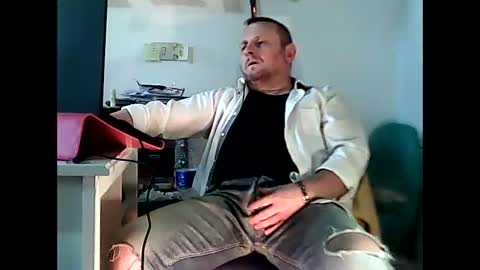 Snapshot of modesto1969 chatting on 12.07.24 modesto1969 online show from 12.07.24