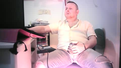 Snapshot of modesto1969 chatting on 01.27.25 modesto1969 online show from 01.27.25