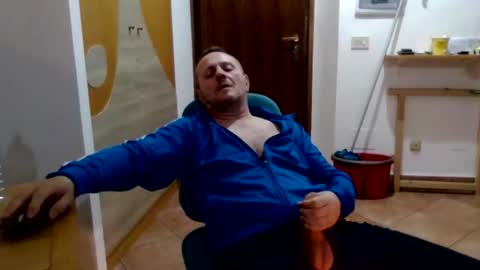 Snapshot of modesto1969 chatting on 11.09.25 modesto1969 online show from 11.09.25