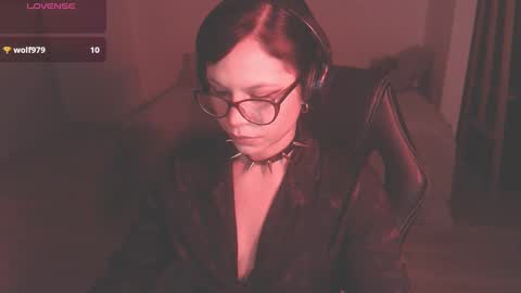 Snapshot of modjo_ chatting on 12.15.24 Modjo online show from 12.15.24