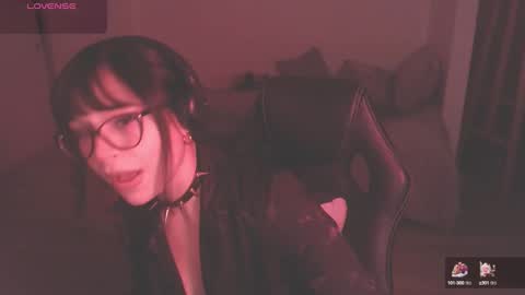 Snapshot of modjo_ chatting on 12.23.24 Modjo online show from 12.23.24