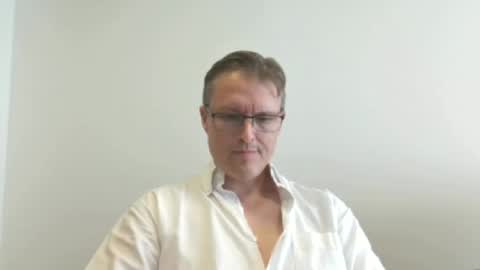 Snapshot of moe_001 chatting on 12.12.24 Moe online show from 12.12.24