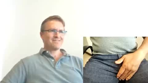 Snapshot of moe_001 chatting on 01.10.25 Moe online show from 01.10.25