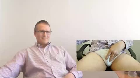 Snapshot of moe_001 chatting on 10.07.25 Moe online show from 10.07.25