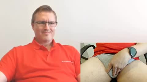 Snapshot of moe_001 chatting on 10.24.25 Moe online show from 10.24.25