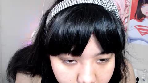 Molly online show from 02.04.25