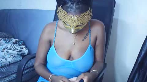 Snapshot of mohlovey chatting on 12.17.25 mohlovey online show from 12.17.25