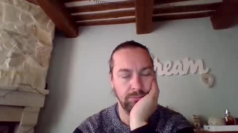 Snapshot of moi9876543210 chatting on 01.08.25 Julien online show from 01.08.25