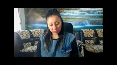 moistmady online show from 10.17.25