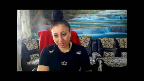 moistmady online show from 04.15.26
