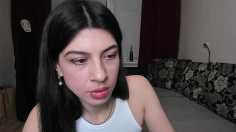 Snapshot of molaganna chatting on 12.19.24 molaganna online show from 12.19.24