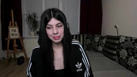 Snapshot of molaganna chatting on 12.17.25 molaganna online show from 12.17.25