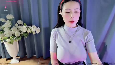 Snapshot of moli666 chatting on 12.24.24 Alice online show from 12.24.24