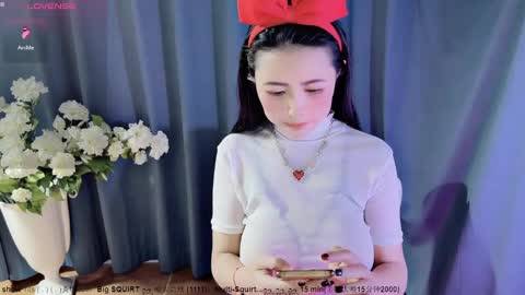 Snapshot of moli666 chatting on 12.25.24 Alice online show from 12.25.24