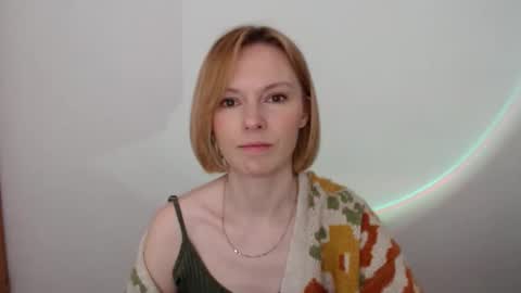 Snapshot of mollilove chatting on 05.31.26 mollilove online show from 05.31.26