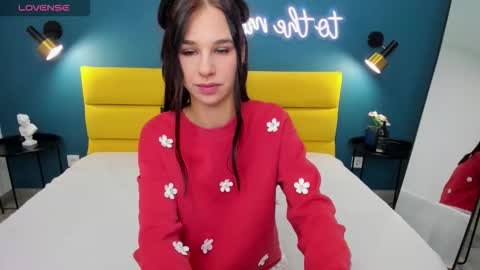 Molly  online show from 12.05.25