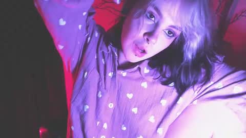 Molly Crow online show from 01.09.25