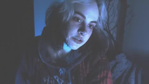 Molly Crow online show from 01.11.25