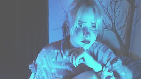 Molly Crow online show from 01.14.25