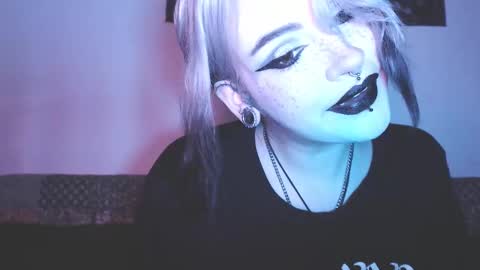 Molly Crow online show from 02.13.25