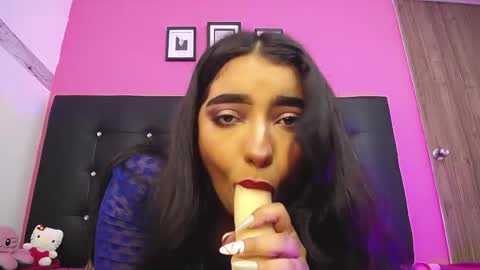 Snapshot of molly_curvyhot chatting on 02.03.26 molly_curvyhot online show from 02.03.26