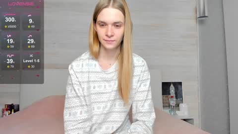 Molly Hunt online show from 12.10.24