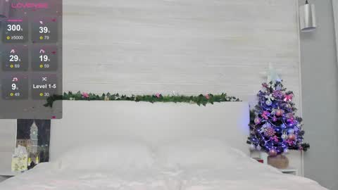 Molly Hunt online show from 12.18.24