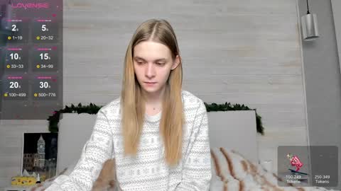 Molly Hunt online show from 01.10.25