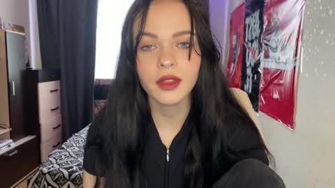 molly_kinkli online show from 04.19.26