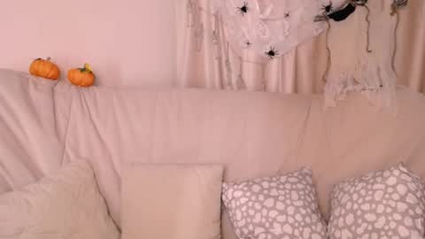 molly_kisss online show from 10.18.25