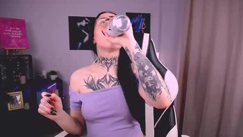 molly_kisss online show from 11.15.25