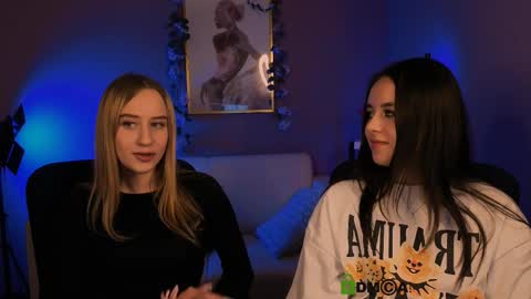 Snapshot of molly_lesser chatting on 12.17.25 molly_lesser online show from 12.17.25